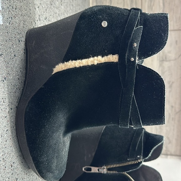 UGG wedge ankle boots. Black, suede. Size 6.5. - Picture 7 of 7
